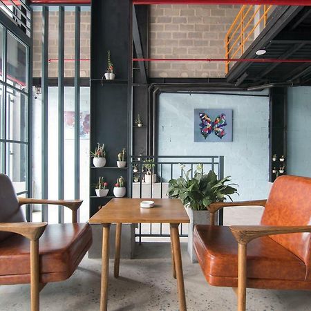 Reddoorz Plus @ Ung Van Khiem Street Ho Chi Minh City Exterior photo