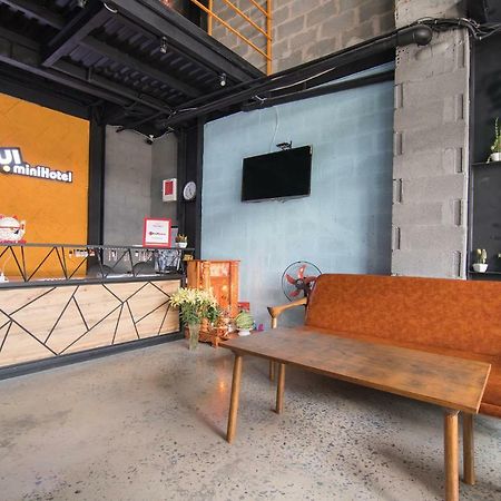 Reddoorz Plus @ Ung Van Khiem Street Ho Chi Minh City Exterior photo