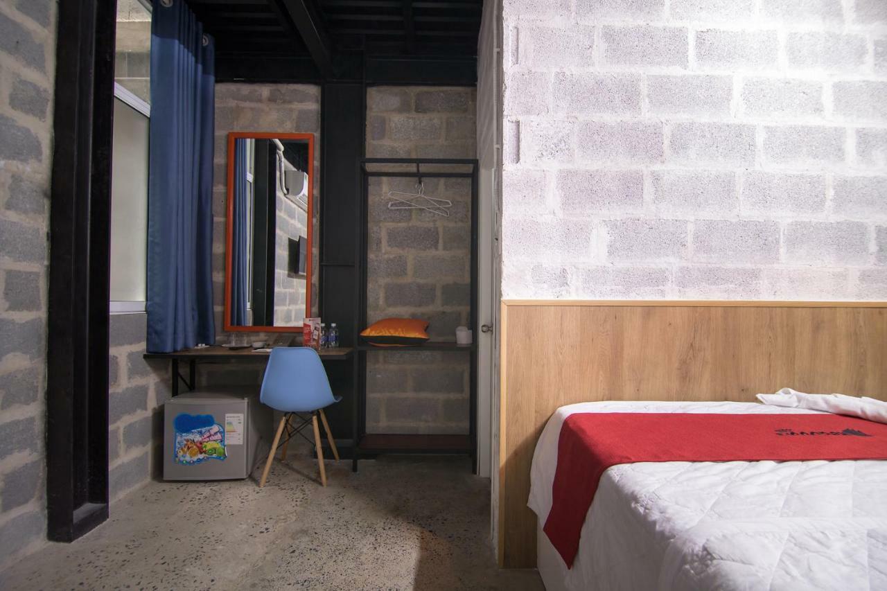 Reddoorz Plus @ Ung Van Khiem Street Ho Chi Minh City Exterior photo
