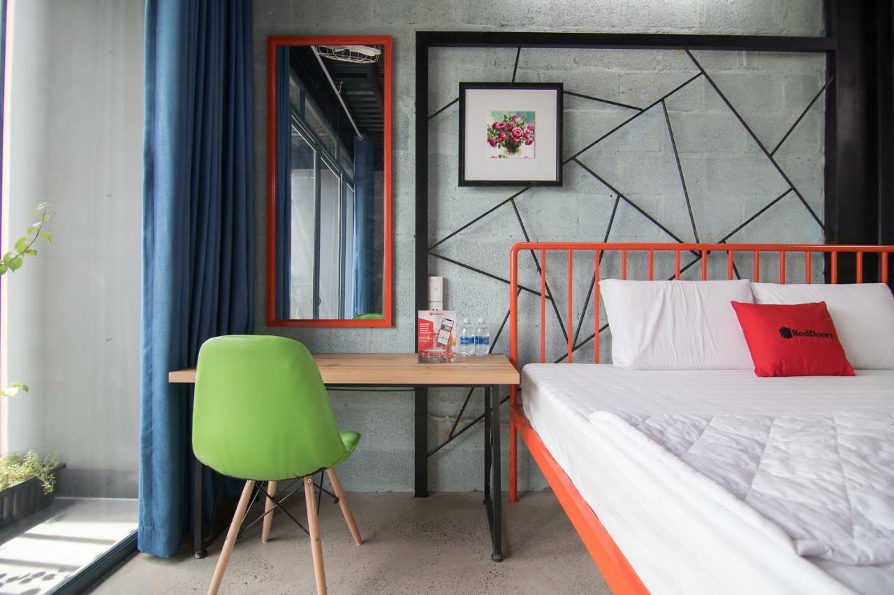 Reddoorz Plus @ Ung Van Khiem Street Ho Chi Minh City Exterior photo