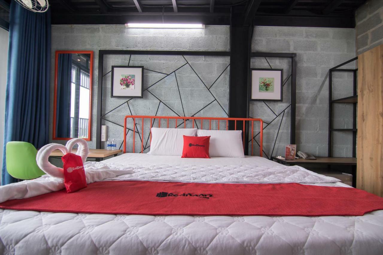 Reddoorz Plus @ Ung Van Khiem Street Ho Chi Minh City Exterior photo